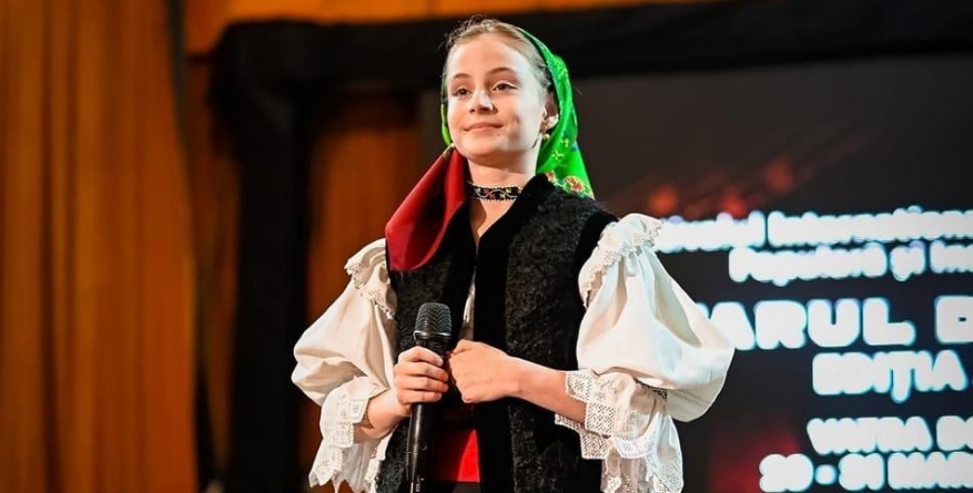Maria-Adriana Demian din Crasna Vișeului își dorește să devină o mare artistă: „Cântatul a fost întotdeauna o bucurie pentru mine”