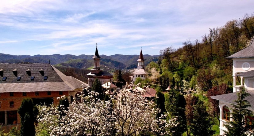 Programul liturgic în duminica a patra din Postul Paștilor la Mănăstirea Rohia