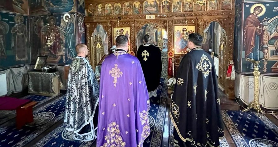 Sfânta Liturghie a Darurilor înainte sfințite la Mănăstirea Chiuzbaia