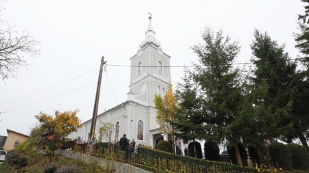 „La umbra crucii Tale”: Concert de pricesne la biserica din Fersig