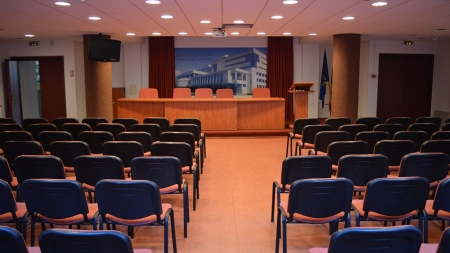 Remus Rogojan își lansează prima carte, „Dragoste la plic”