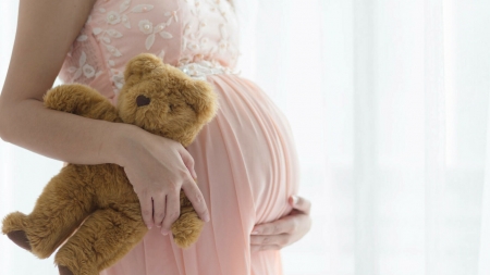 Mamele minore de peste 16 ani vor putea beneficia direct de drepturile financiare legale