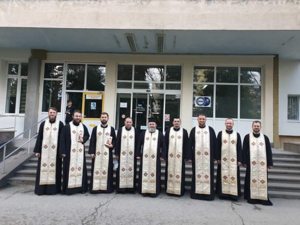 Taina Sfântului Maslu la Spitalul TBC