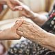 106 seniori vulnerabili din comuna Fărcașa vor beneficia de servicii sociale și îngrijire la domiciliu