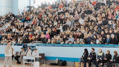 „Caravana fără bariere”. Dialog cu copiii din sistemul de protecție, pe tema drogurilor