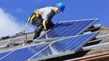 500 de milioane de euro pentru panouri fotovoltaice și baterii. Instituțiile publice pot cere finanțare