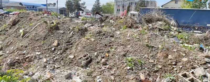 Depozit ilegal de gunoaie, descoperit lângă Baia Mare