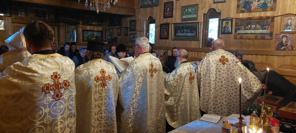 Sfânta Taină a Maslului a fost săvârșită de un sobor de preoți în incinta Spialului din Sighet