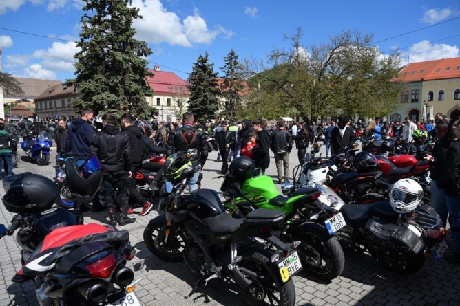 Sezonul moto s-a deschis oficial. Zeci de motocicliști au participat la eveniment