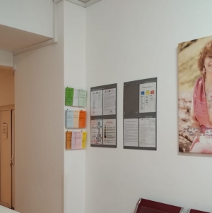 Donație de suflet pentru Spitalul Județean din Baia Mare. Colecție de tablouri cu povești de viață