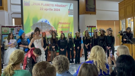 Elevii de la „Eminescu” au sărbătorit „Ziua Mondială a Pământului” la Muzeul de Mineralogie