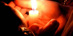 Ce facem cu lumânarea de la slujba de Înviere