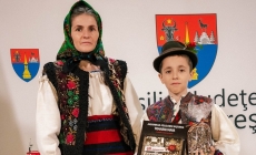 „Lada de Zestre”: Cele mai frumoase costume tradiționale au fost premiate de Ansamblul „Transilvania”