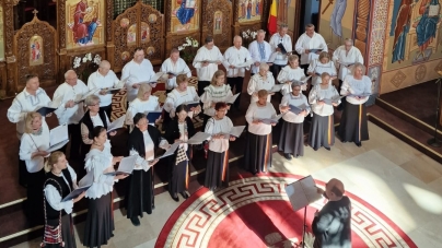 Caritabil: Concert Pascal susținut de Corala „Armonia” Baia Mare pentru copiii Centrului de zi „Sfinții Brâncoveni” din Desești