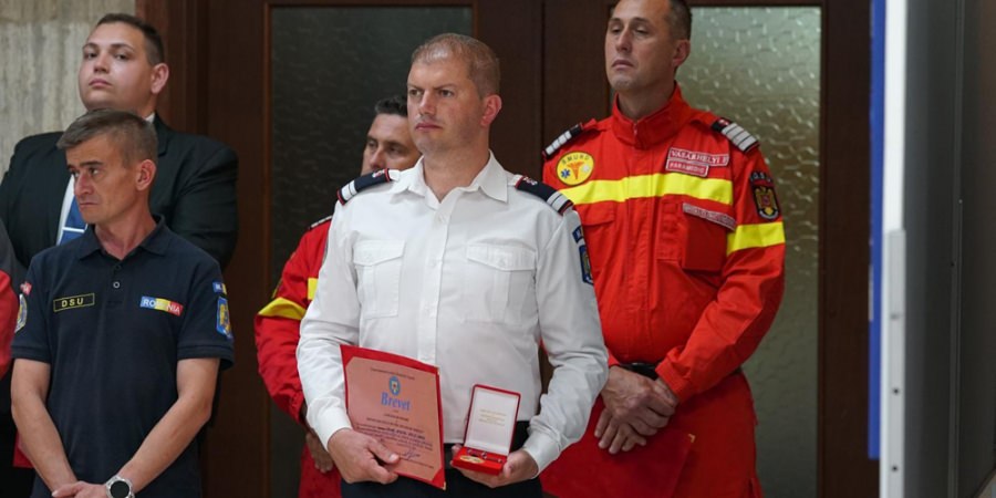 Sergent major Sorin Apostol din Borșa a primit Emblema de Onoare a Departamentului pentru Situații de Urgență