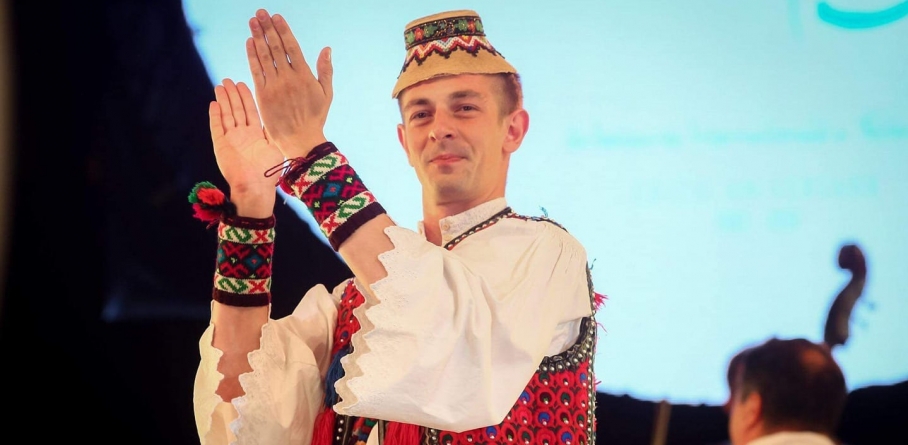 De vorbă cu dansatorul și instructorul coregraf Tudor Duli Babici: „Îmi place foarte mult folclorul, dragostea mea pentru județul Maramureș este una aparte”