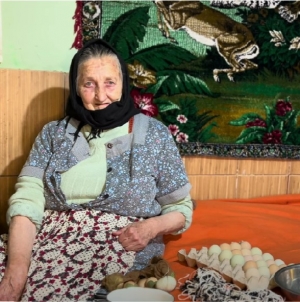 Mătușa Călină și mătușa Anuța din Vișeu de Jos, despre pregătirea sărbătorilor pascale în Maramureș