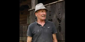 Ion Gâtu din Botiza, meșterul care nu are diplomă de arhitect, dar a restaurat 10 case tradiționale vechi