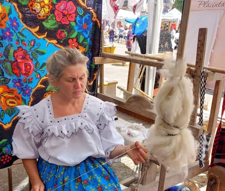Ioana a purtat arta torsului dincolo de granițele Maramureșului