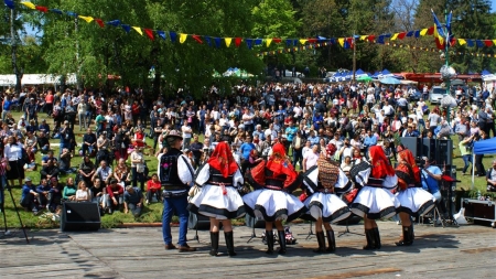 „Sâmbra oilor”, evenimentul tradițional organizat la hotarul dintre Țara Oașului și Țara Maramureșului, ajunge la ediția 66