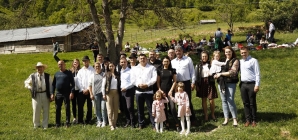 Sărbătoarea tradițiilor străvechi în Rozavlea: Ruptul sterpelor la Stâna Perța