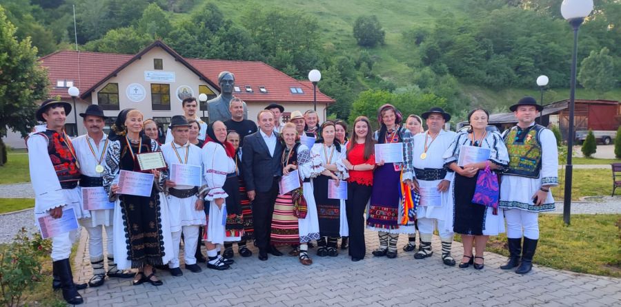 Țara Lăpușului a fost reprezentată cu mare cinste la Festivalul Rapsozilor Populari „La Poale de Țibleș”