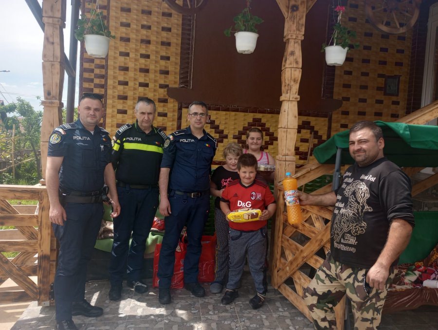 Polițiștii șomcuteni, gest de suflet în Vinerea Mare