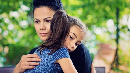 Turele de noapte nu vor mai fi obligatorii pentru părinții singuri