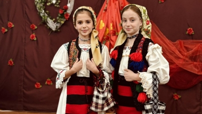 Două fete talentate vor reprezenta Maramureșul la Festivalul-concurs național de interpretare a muzicii populare „Natalia Șerbănescu”