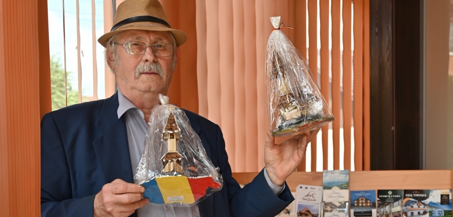 Parodistul Lucian Perța, pasionat și de artizanat; Din mâinile sale ies minunății