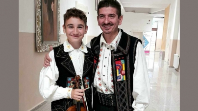 Tânărul artist Răzvan Cizmar, mesaj de mulțumire pentru profesorul Dan Daniel; „Reușește să facă o operă de artă de care să se bucure tot privitorul și tot ascultătorul!”