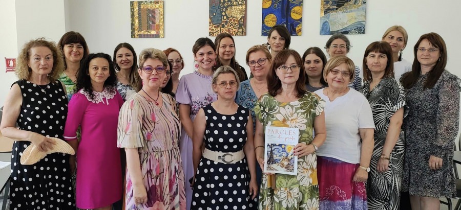 Profesorii de franceză din Maramureș au lansat revista „Paroles de profs”