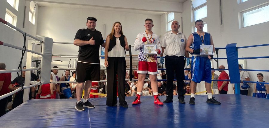 Medalii obținute de tinerii Clubului Sportiv Școlar Sighetu Marmației cu ocazia Campionatului Național Școlar de box pentru juniori