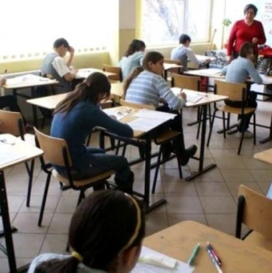 Bani în plus pentru dascălii care vor scana lucrările, la examenele din această vară