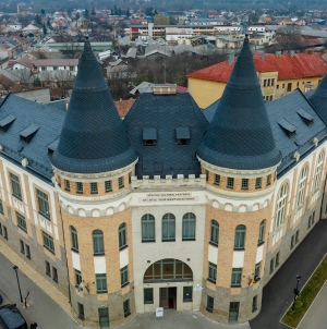 Centrul Cultural Pastoral din Sighetu Marmației găzduiește expoziția de icoane „Chipuri din veac, în veci”