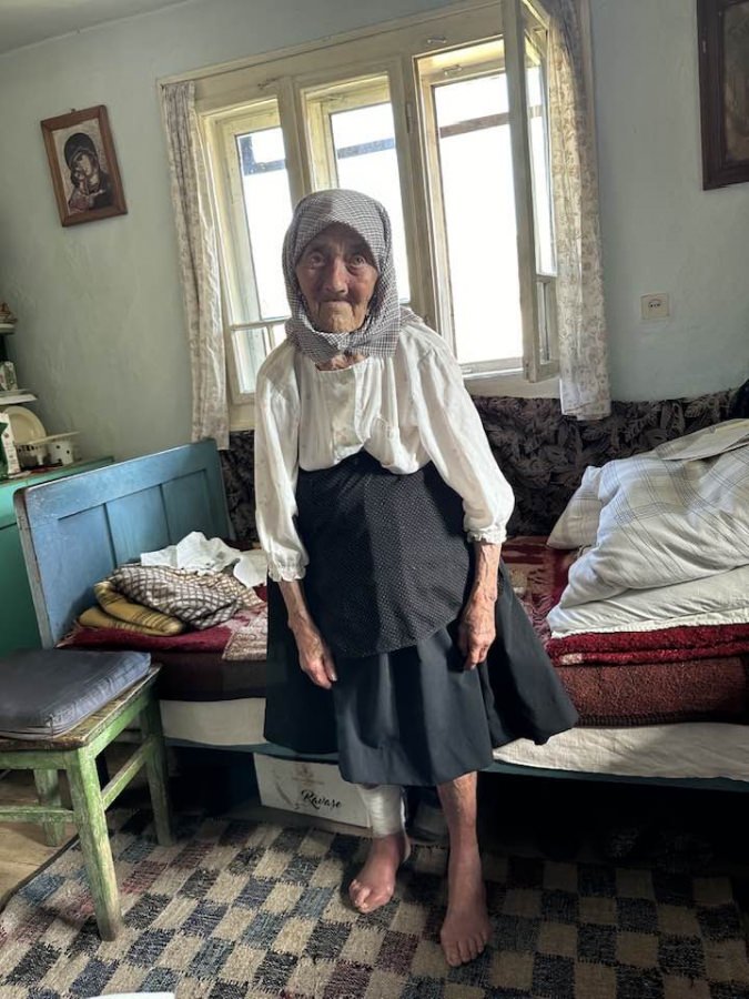 Viață lungă: Ioana Mirza din Rozavlea a împlinit 100 de ani