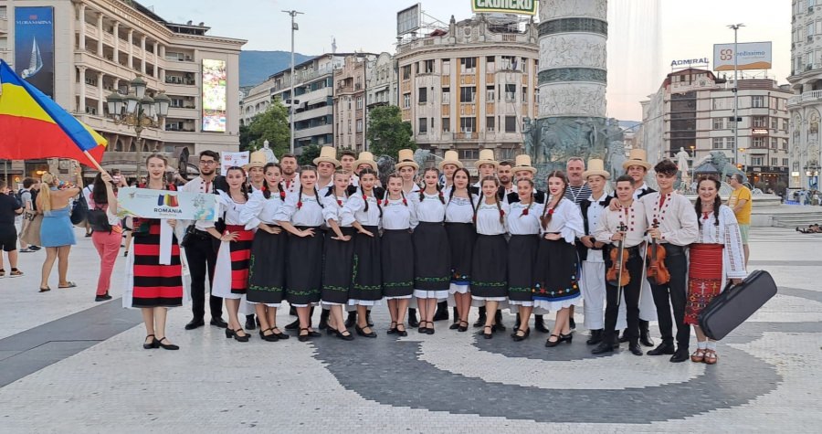 Ansamblul Folcloric „Coconii Maramureșului”, prezent la Festivalul Internațional „FolkFest de la Skopje”