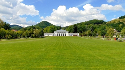 Flashmob organizat pe Câmpia Tineretului din Baia Mare, cu ocazia Zilei Internaționale a Dansului