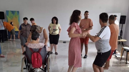 Veselie în pași de dans la Esperando