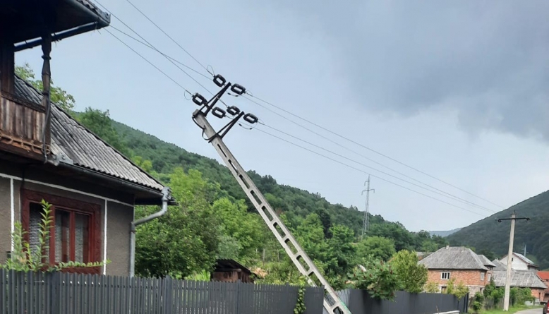 Fenomele hidrometeorologice înregistrate cu o seară în urmă, au produs pagube însemnate în Maramureș