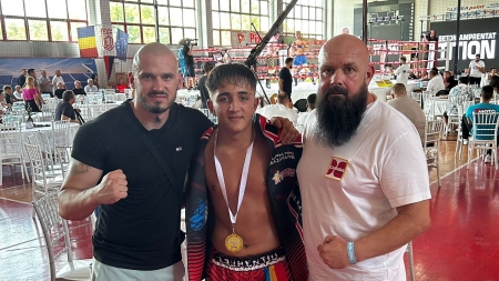 Sportivul Laurențiu Fatiol, legitimat la Academia Alpha MMA Baia Mare, victorie spectaculoasă la Gala Road To DFS