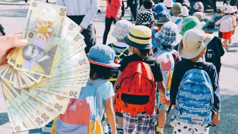 Elevii vor primi în această lună, bursele din iunie