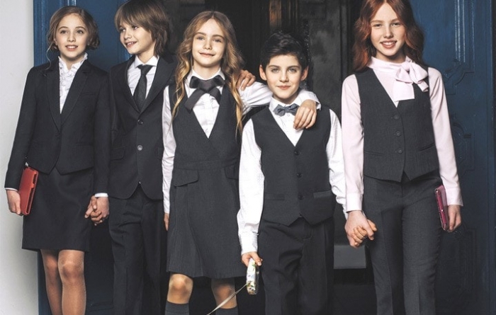 Uniformele școlare ar putea deveni obligatorii în România