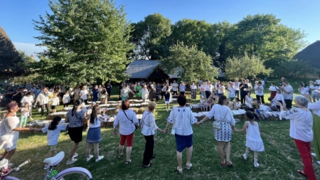 Sunteți invitați la &#8222;Claca Danțului&#8221; de la Muzeul Satului din Baia Mare