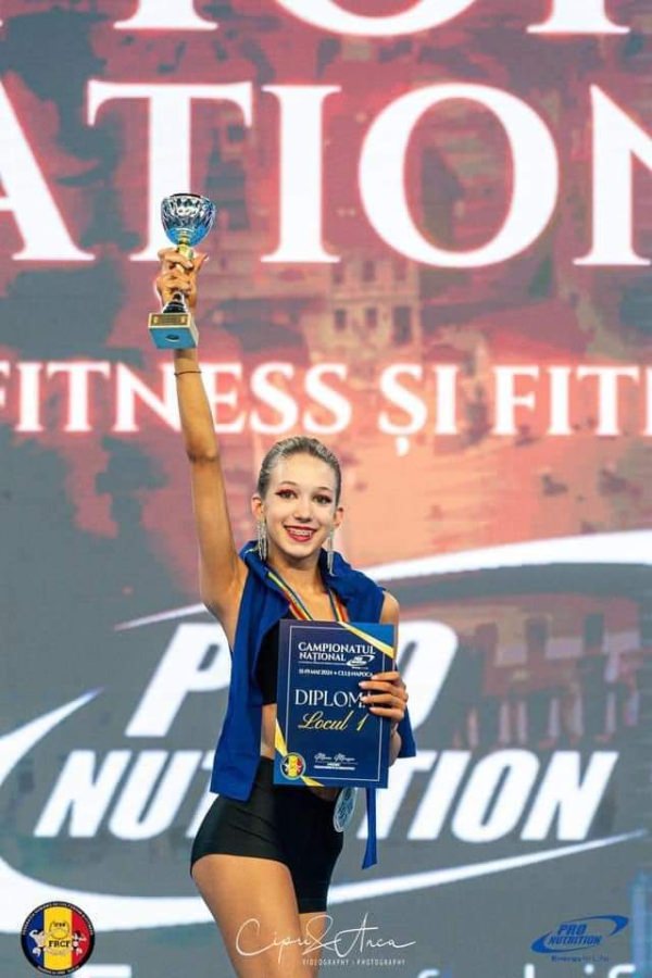 Mândrie în sportul băimărean: Simina Foltoș a obținut rezultate excepționale la competițiile de fitness