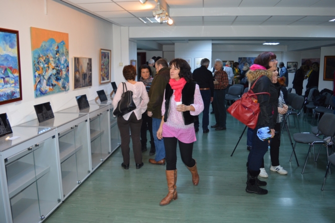 7 artiști plastici își vor expune lucrările în cadrul Expoziției „Conexiuni”