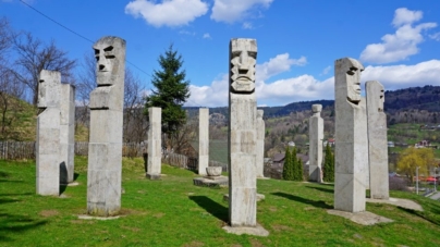 PS Iustin: „Aici, în Moisei, nu au murit doar 29 de oameni. A murit un întreg univers de familii, speranțe și visuri”