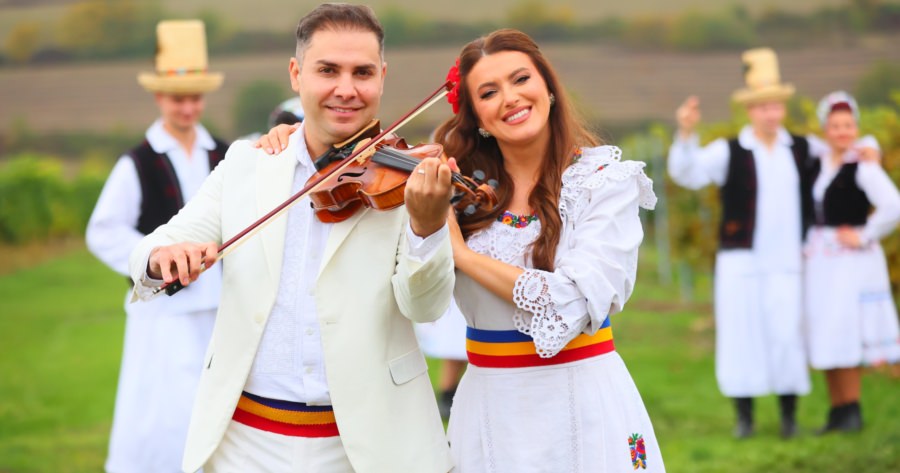 Artista Lavinia Goste continuă să îşi surprindă fanii cu noi proiecte inedite