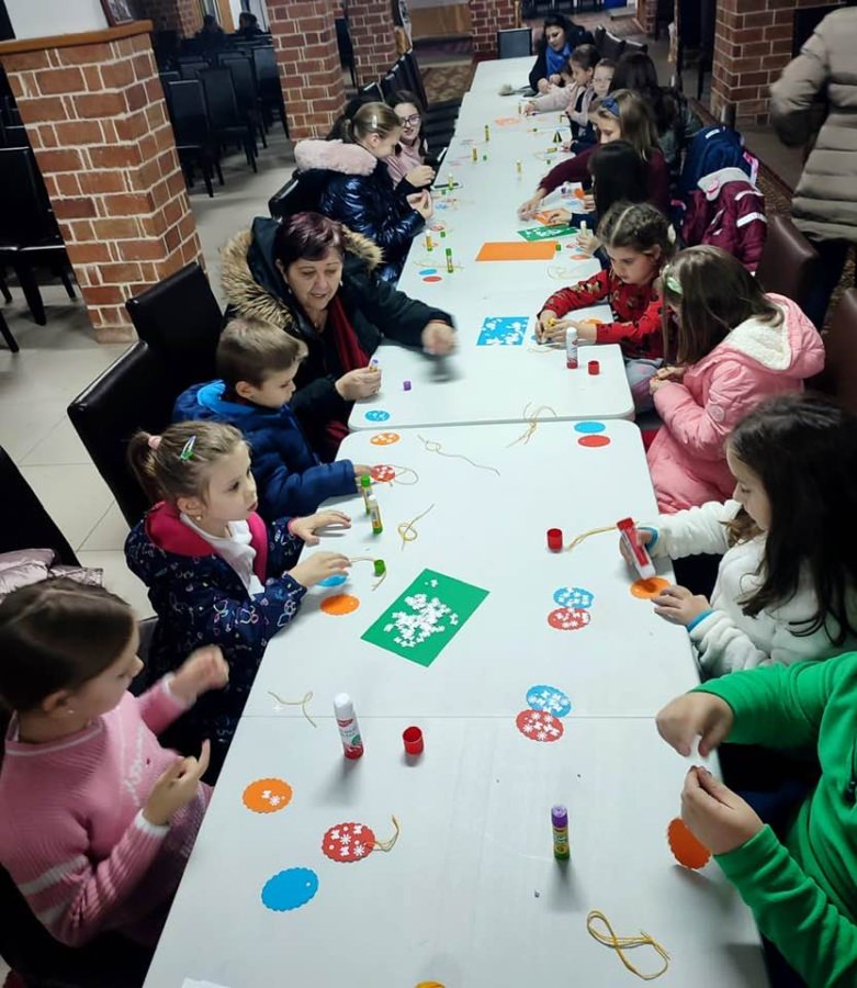 La biserica „Înălțarea Domnului” din Baia Mare se organizează ateliere de creație pentru copii specifice Postului Nașterii Domnului