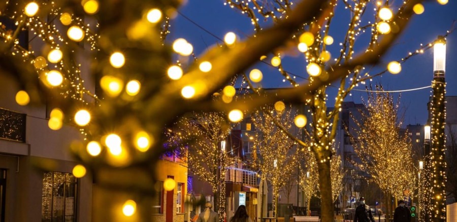 De Sfântul Nicolae: În Baia Sprie se pornește iluminatul ornamental